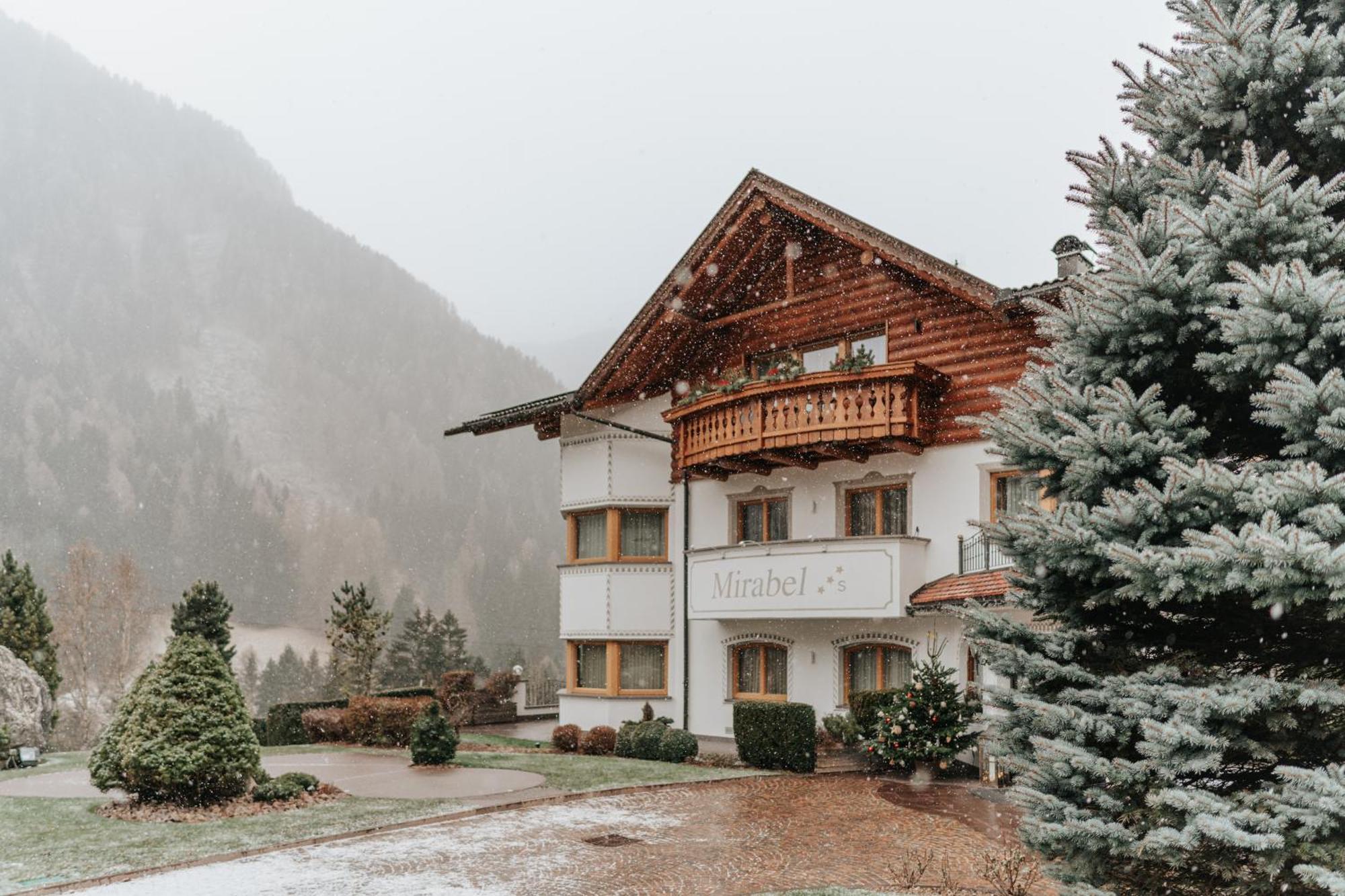 B&B Hotel Mirabel Ortisei Exteriör bild