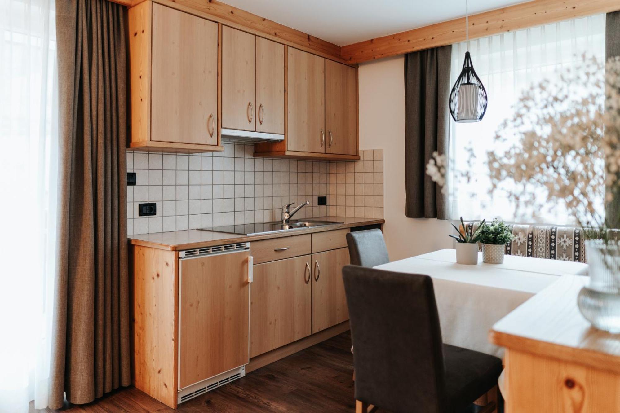 B&B Hotel Mirabel Ortisei Rum bild