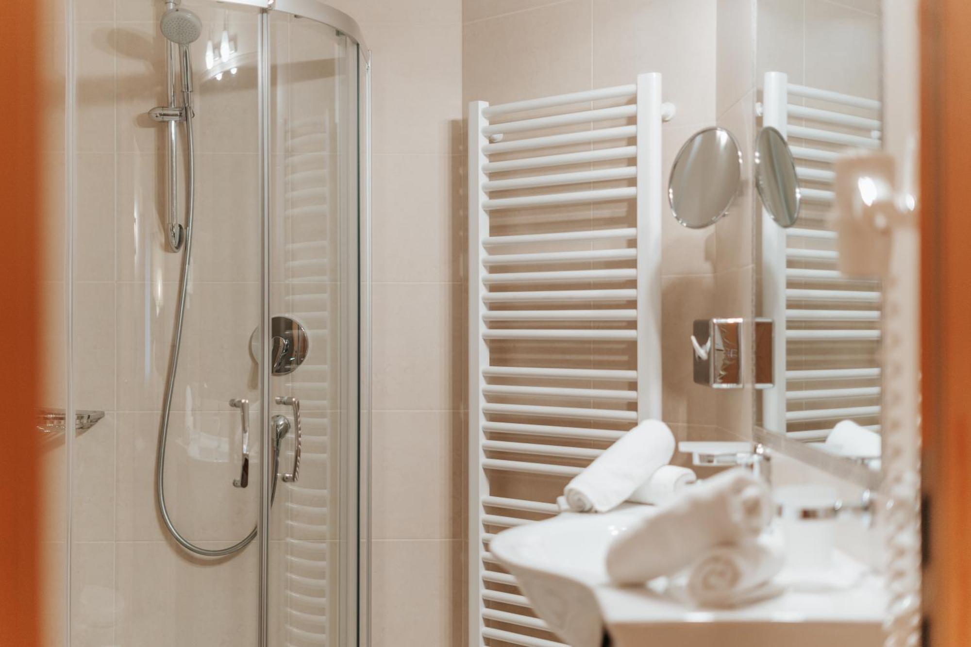 B&B Hotel Mirabel Ortisei Rum bild