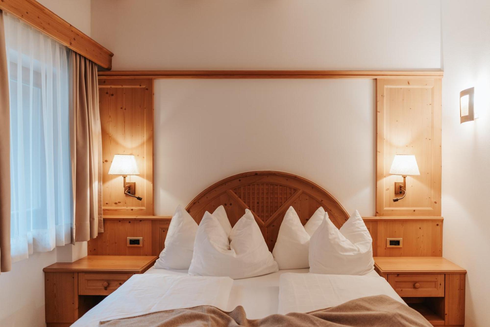 B&B Hotel Mirabel Ortisei Rum bild