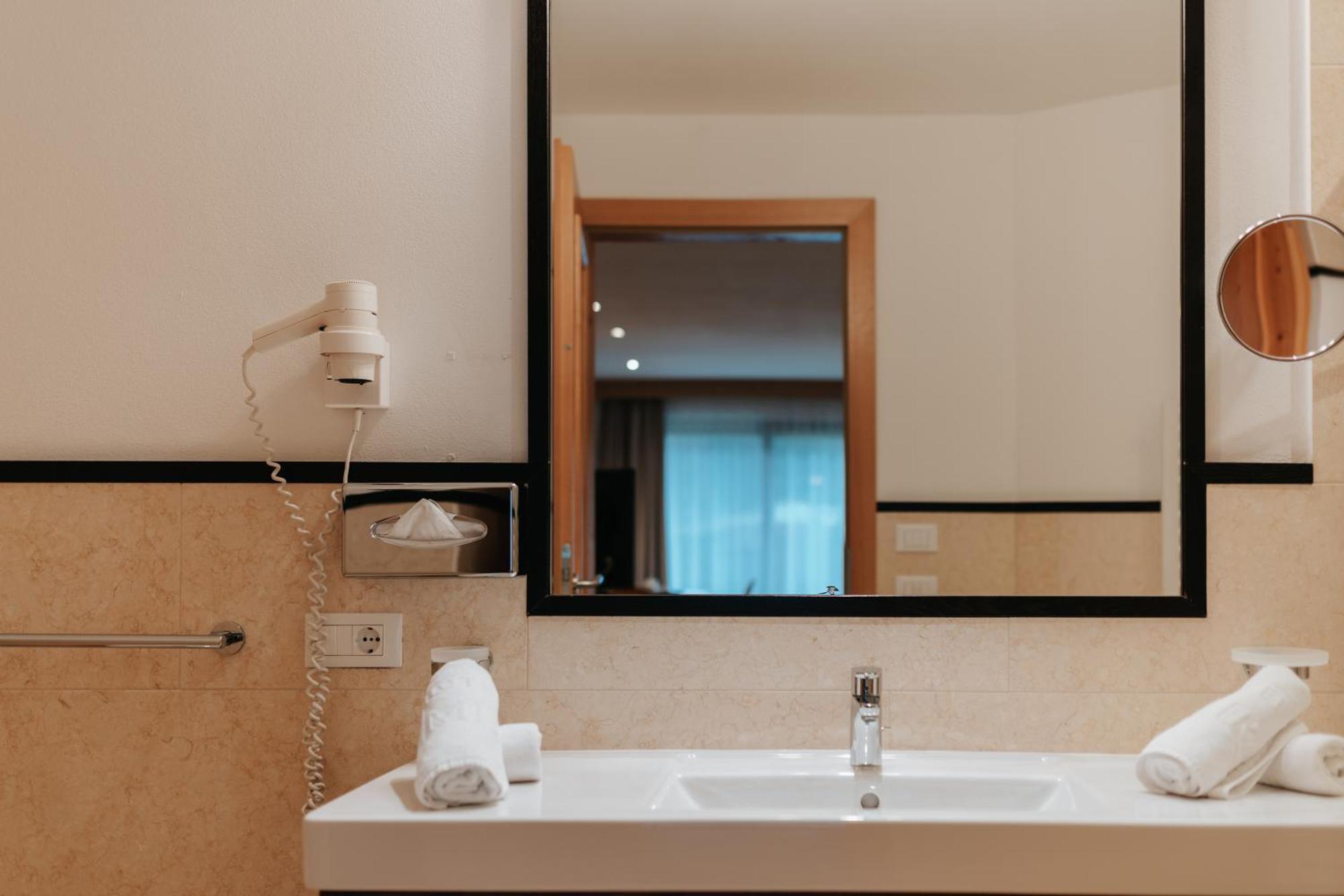 B&B Hotel Mirabel Ortisei Rum bild