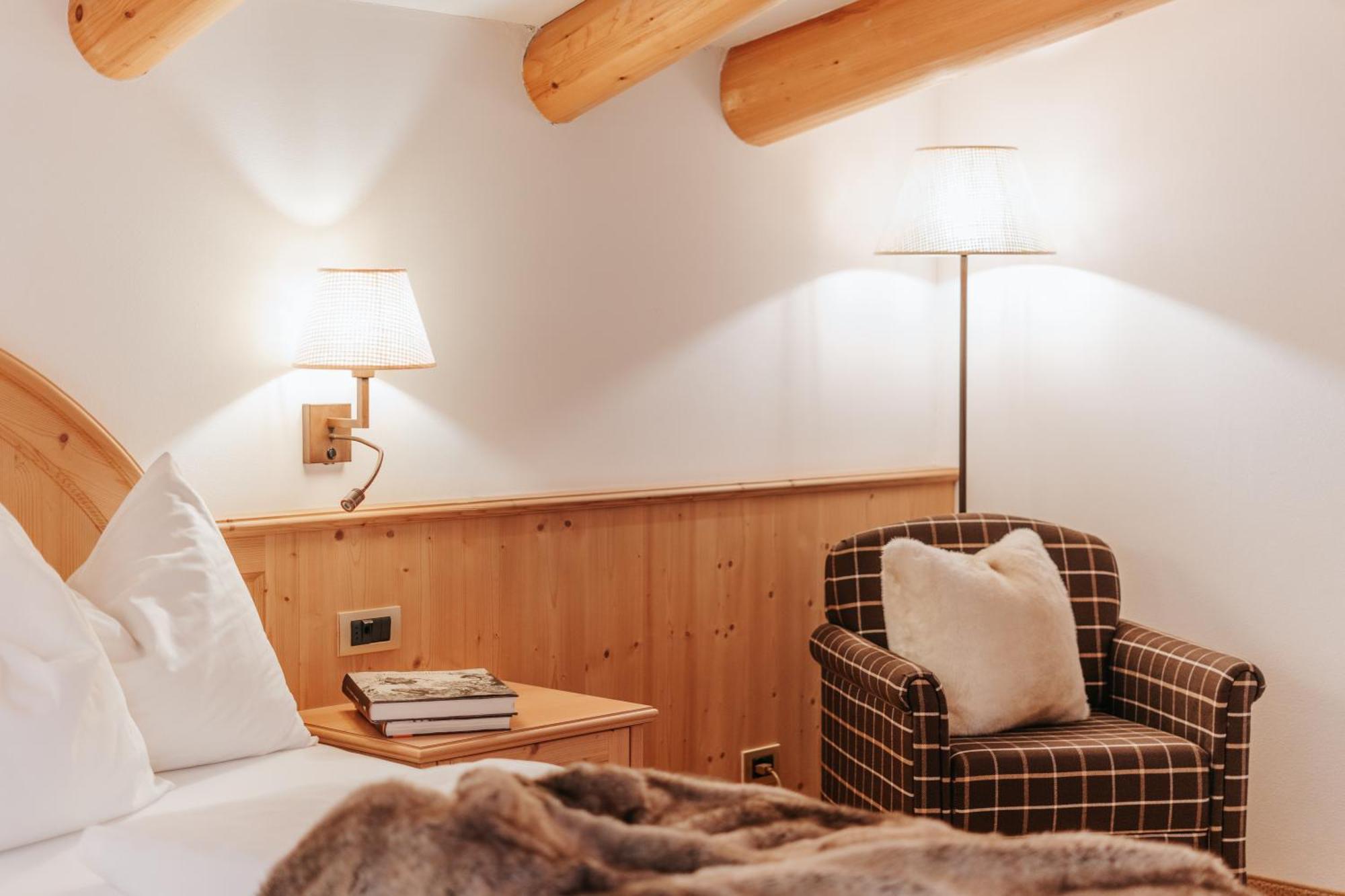 B&B Hotel Mirabel Ortisei Exteriör bild